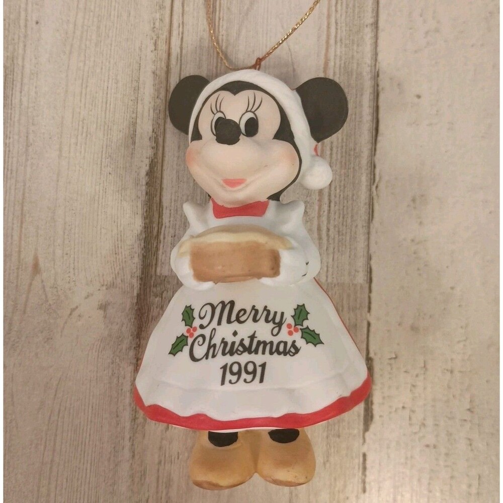 Vintage Disney Minnie Mouse With A Pie Christmas Tree Ornament 1991